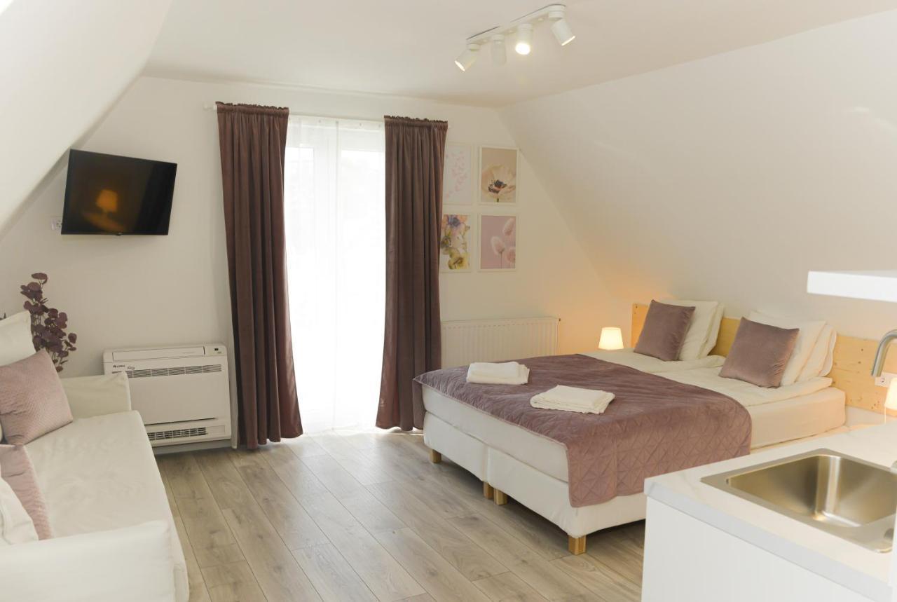Raba92 Apartman House Екстер'єр фото